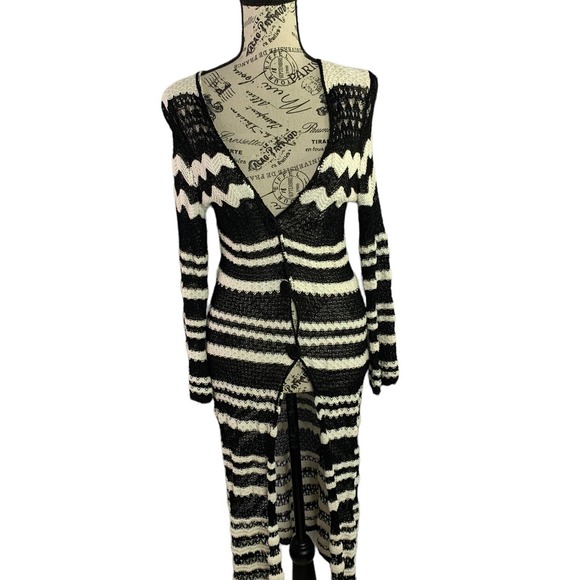 Chico’s Long Knit Geometric Print Cardigan Sweater Black & White Size 0 US XS - Picture 1 of 12